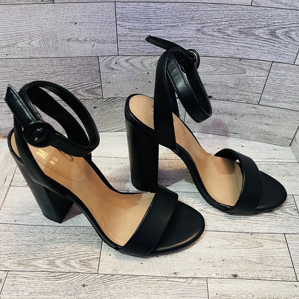 Mix No. 6 Womens Camian Ankle Strap Sandals Black Block Heels Open Toe Buckle